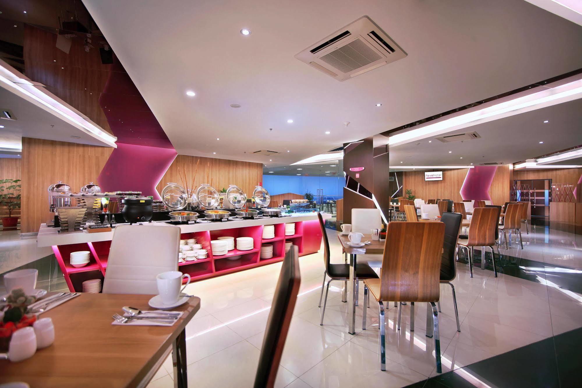 Favehotel Ltc Glodok Джакарта Экстерьер фото